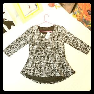 SUZY SHIER Beautiful Peplum Style Top